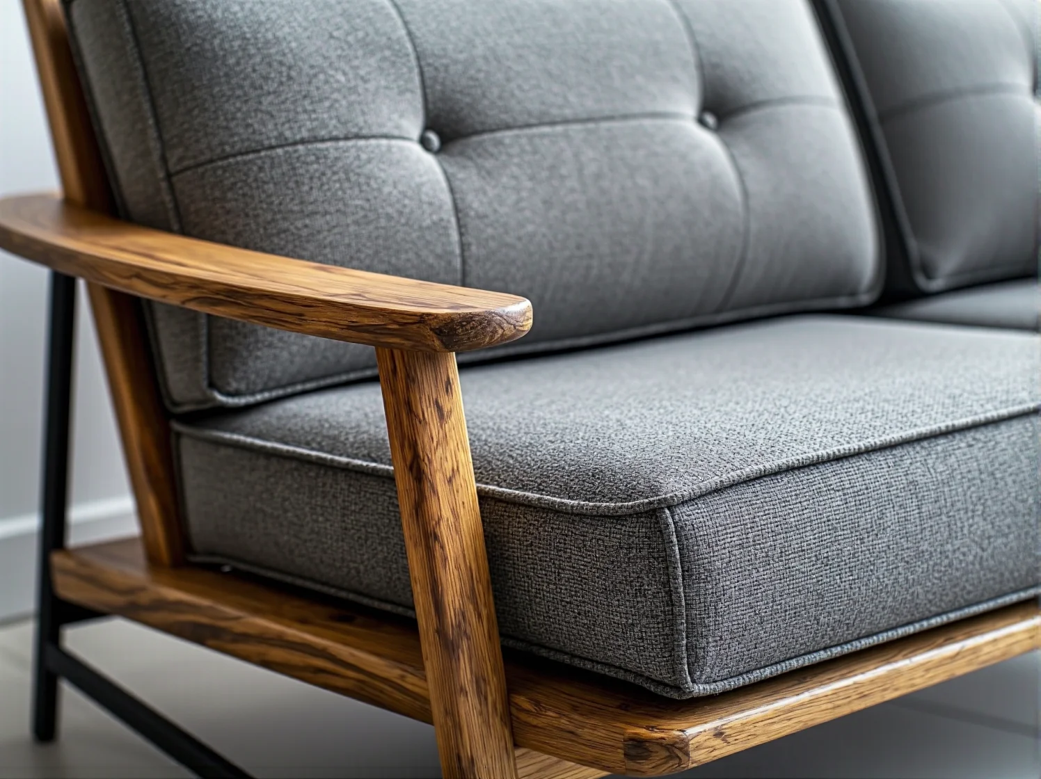 Przygotowanie drewnianej komody do malowania przed nałożeniem farby